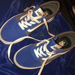Accepting offers Slightly worn blue&white vans 💕